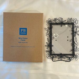 Pottery Barn PB Teen Black Wire Picture Frame Flowers New in Box. 5x7” photo